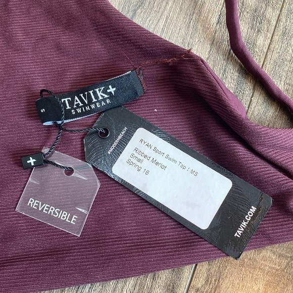 NWT Tavik Ryan Ribbed Sport Swim Top Burgundy Merlot Size Small - Picture 2 of 3